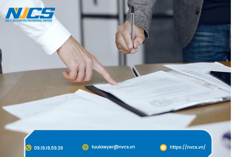 Tuân thủ các quy định pháp luật và đạo đức nghề nghiệp